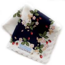 Japan purchase WEDGWOOD high-grade cotton handkerchief handkerchief square towel towel sweat towel Strawberry print lace