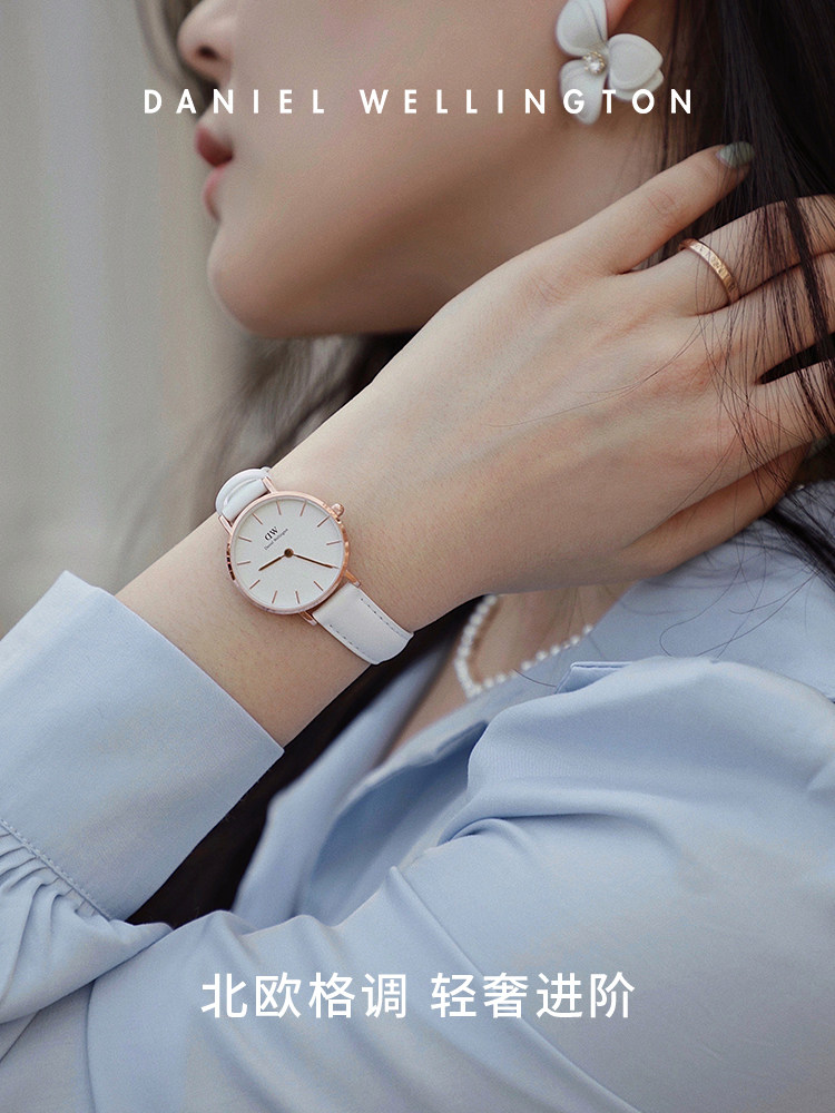 [New Year Gift] Dw Watch for Women Petite Elegant Leather Round Watch Light Luxury Niche Quartz Watch for Women