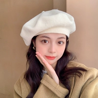 Трикотажный бежевый берет, трикотажная эластичная ткань