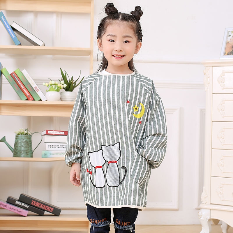 2022 Inverted-to-coat boys children's children's walled pockets reverse back clothes for dinner bib Han version of handmade class large child drawing clothes anti-wear