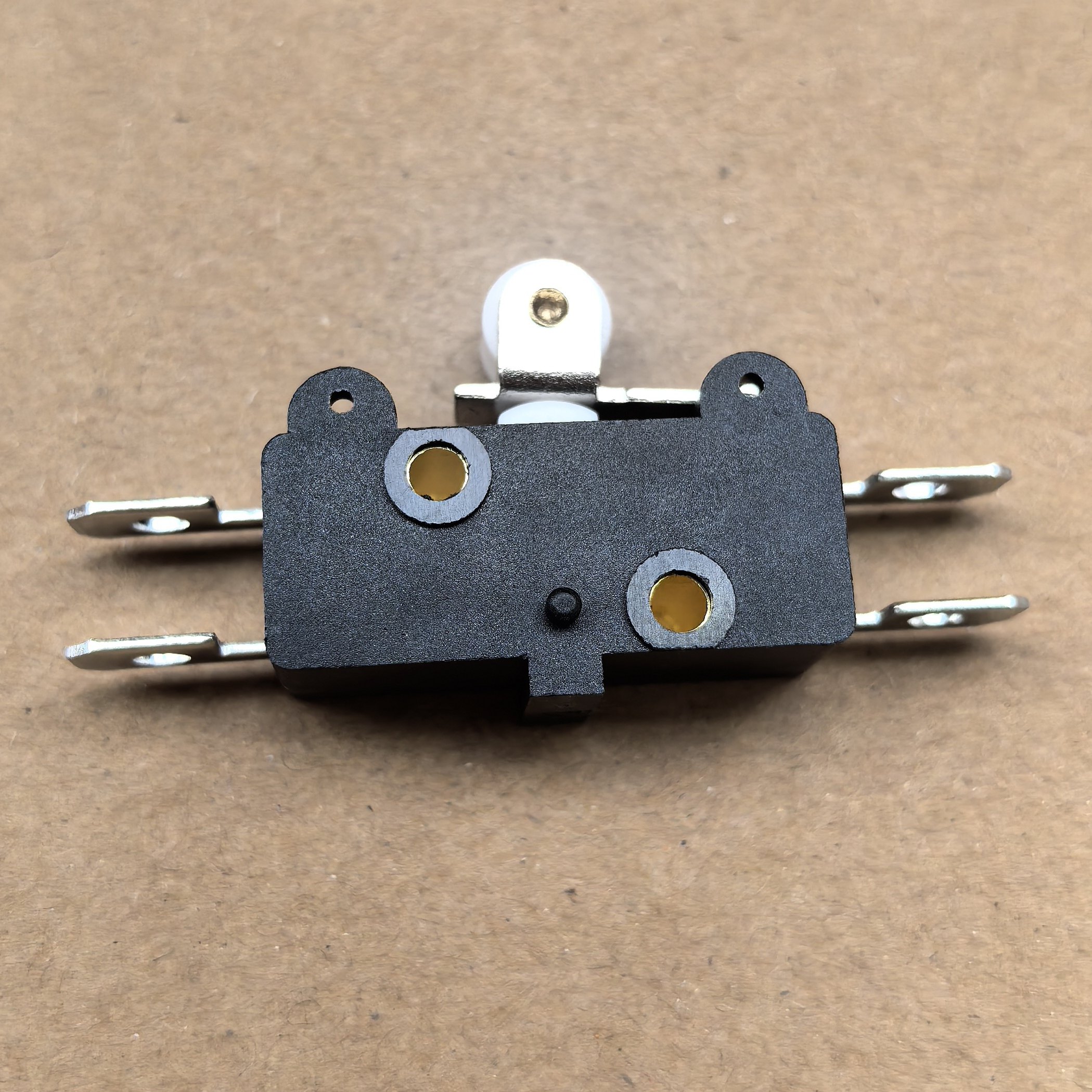 Crouzet Gao North 83106 Micro Switch Small Self-Reset Inching Limit 5A Four-Legged with Pulleys