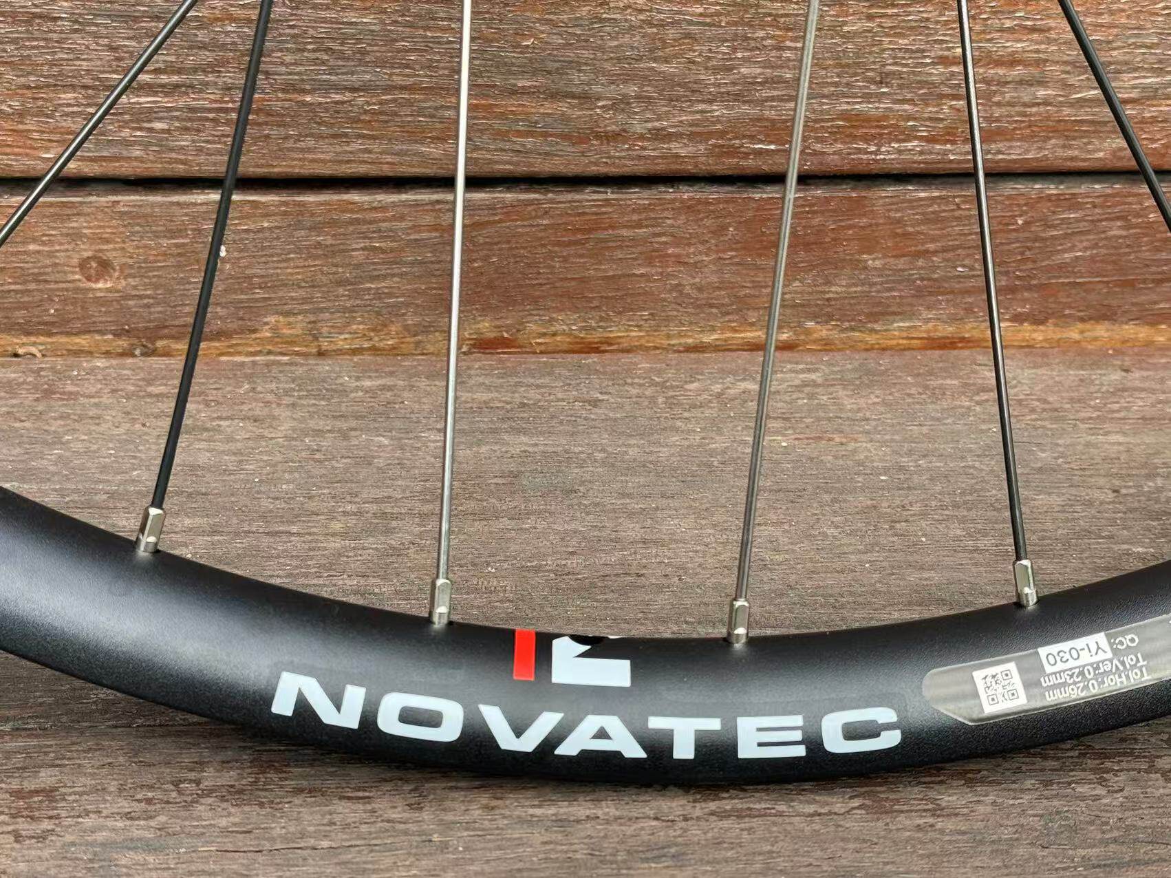 Велосипедные колеса 久裕novatec crisp 26寸土坡轮组 自编 前100x15 后135对锁螺丝轴