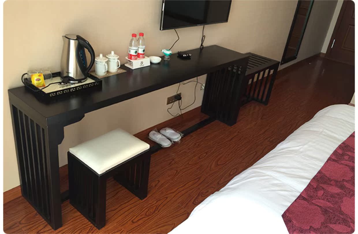 Ba hoặc bốn sao khách sạn nội thất phòng căn hộ túi mềm phân cho thuê nhà chân gỗ rắn Bàn ghế gỗ sơn tủ quần áo
