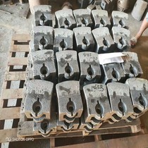 Mine goose soft stone sand making high manganese hammer high chromium composite hammer stone crusher wear-resistant hammer crusher lining screen plate