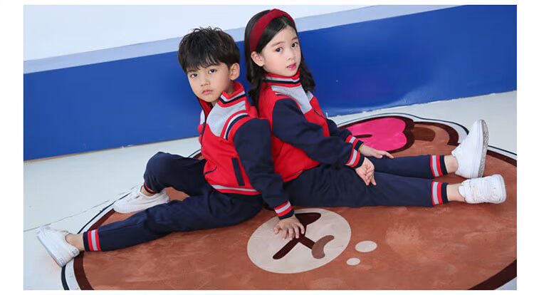 2018 quần áo mẫu giáo mới mùa xuân và mùa thu cotton đồng phục trường tiểu học phù hợp với dịch vụ lớp thể thao trẻ em tùy chỉnh đồng phục dành cho học sinh tiểu học và trung học