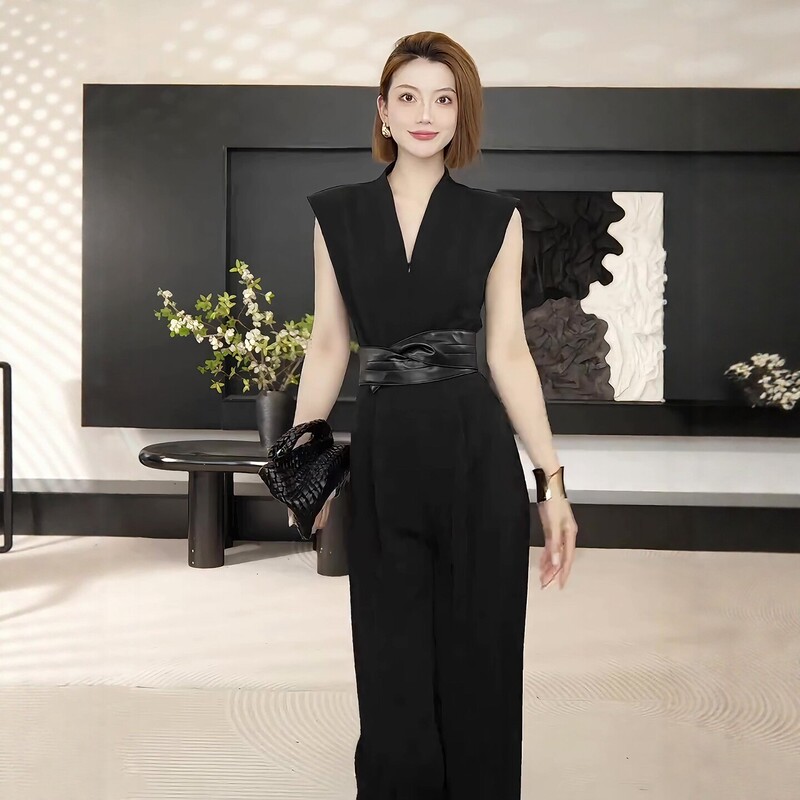 Black V-Neck Sleeveless Jumpsuit for Women 2026 Summer New Style High-Waisted Slimming Look High-End Fashion Jumpsuit Black V-Neck Sleeveless Jumpsuit for Women 2026 Summer New Style High-Waisted Slimming Look High-End Fashion Jumpsuit