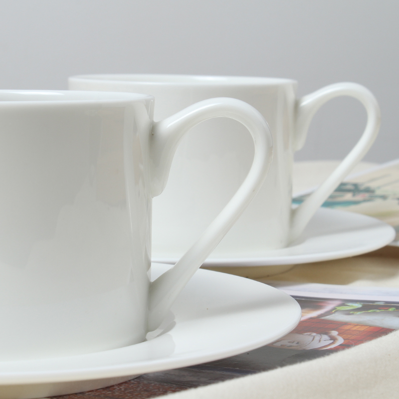 Pure white household European contracted ipads China coffee cups and saucers red suit coffee cups of coffee cup
