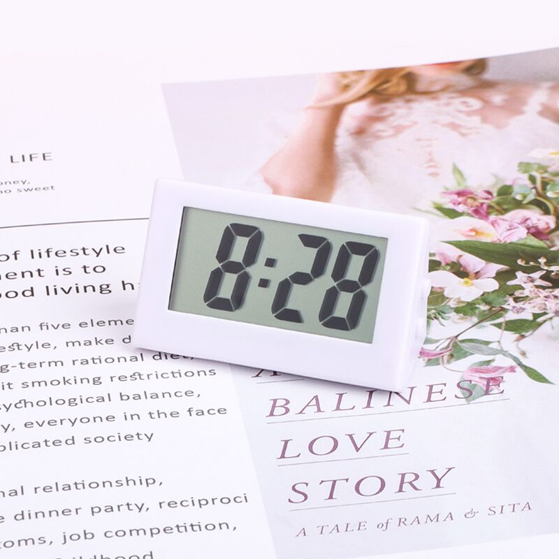 Clock desktop ins mini small table clock portable student cute small electronic clock simple table table small ornaments