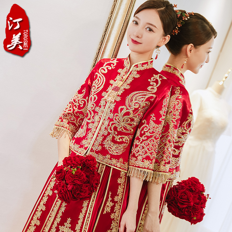 Suhe traditional wedding dress for bride, 2021 collection, fitted, dragon and phoenix