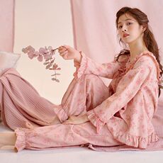 Купальник для пары 春秋睡衣2024新款女公主风田园碎花长袖可外出秋冬女士家居服套装 See description