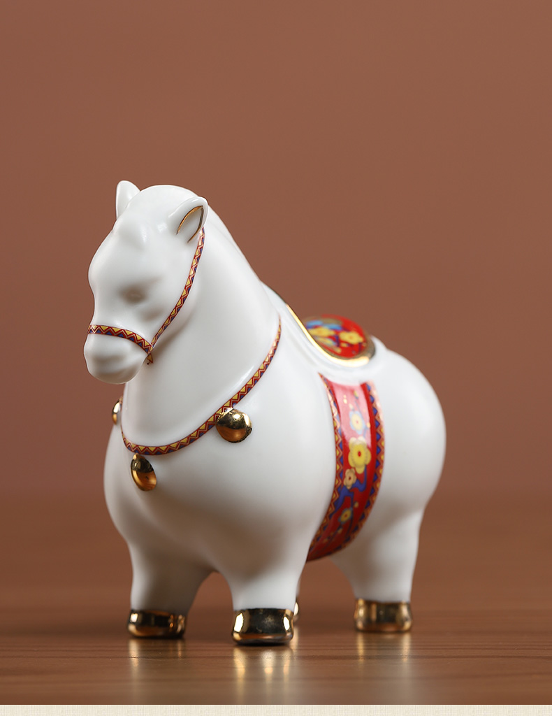 The east mud horse furnishing articles ceramics handicraft horse office desktop tang decoration accessories small delicate red