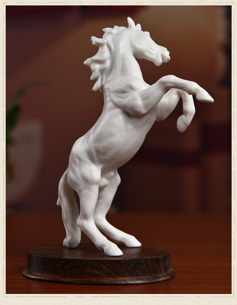 The east mud creative ceramic horse process small place office desktop rich ancient frame of I sitting room adornment