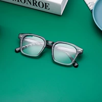 Серая полосовая коробка [коробка ткани]