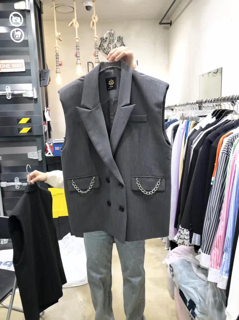 DAVICHI Korea East gate 2022 Spring new pure color Fashion turn collar shoulder sleeveless outside hitch