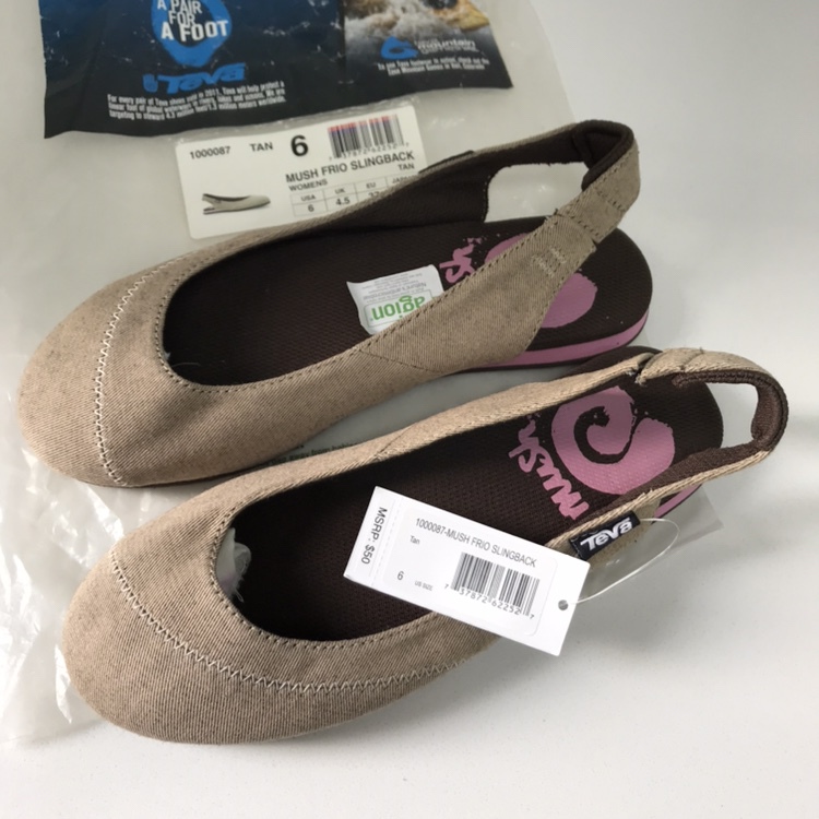 The Us Purchases Teva Girls' Sandals, Slippers, Boat Shoes, Spring and Summer Beach Shoes, Size 37 with Elastic Straps from Beijing