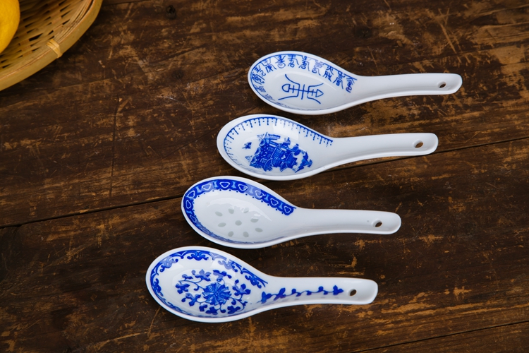 6 muỗng nhỏ thìa muỗng thìa Jingdezhen Trung Quốc vintage chất lượng đích thực Linglong màu xanh và trắng sứ bộ đồ ăn