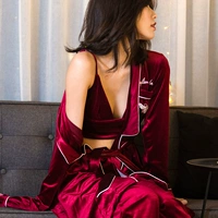 Bộ đồ ngủ nữ mùa thu và nhung vàng ba mảnh phiên bản Hàn Quốc của bộ đồ phục vụ gia đình phần mỏng Bộ đồ ngủ gợi cảm có thể mặc áo dài tay cho phụ nữ các kiểu đồ bộ ống rộng đẹp
