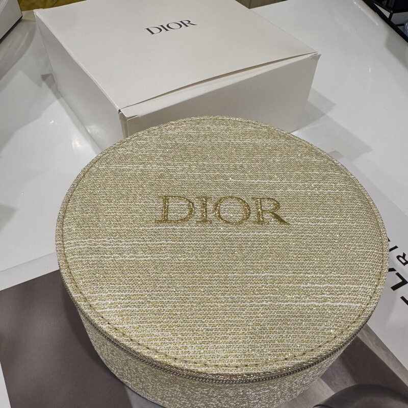 Limited Edition Gift Boxes of Various Brands, Jewelry Boxes, Lipstick Boxes, Storage Boxes, Gold Five-Pointed Star Cosmetic Bags Limited Edition Gift Boxes of Various Brands, Jewelry Boxes, Lipstick Boxes, Storage Boxes, Gold Five-Pointed Star Cosmetic Bags