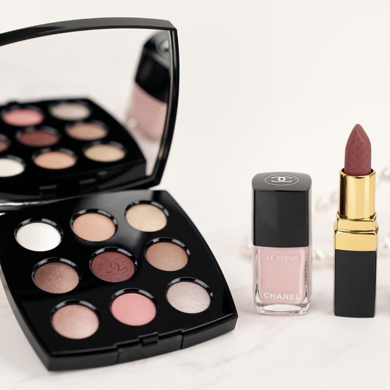 Japan's Chanel Limited Edition 9-Color Eyeshadow 587 Lipstick 165 Nail Polish Will Be Released on August 19Th Japan's Chanel Limited Edition 9-Color Eyeshadow 587 Lipstick 165 Nail Polish Will Be Released on August 19Th