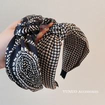 South Korean retro knotted hair stirrup with red elegance Elegant Out of Temperament Hairpin Head Hoop Wide Side High Cranium Top Press Hair Accessories