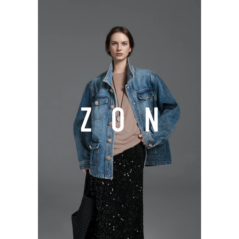 2026 Spring and Autumn Chanel-Style Metal Rhinestone Buckle Light Luxury High-End Denim Jacket Women's Retro Trendy Jacket Top