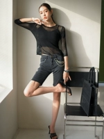 Летний трикотажный свитер, джинсы, свободный крой