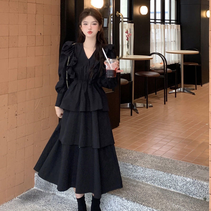 French-Style Black Puff Sleeve Dress for Women, Spring and Autumn, High-End V-Neck, Waist-Cinching, Hepburn-Style Tiered Long Dress