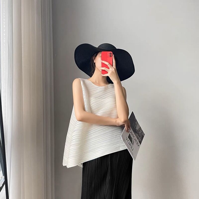 Casual Pure Color Pleated Asymmetrical Sleeveless Vest Top for Women in Summer, Slimming, Niche, High-End Waistcoat T-Shirt