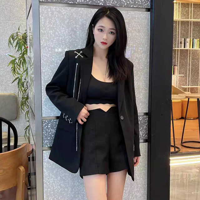 Niche black suit jacket women's autumn 2023 new chain British style loose and thin high-end design sense