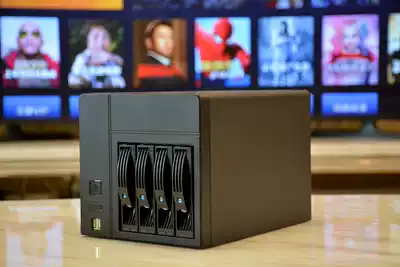 The new four-disc NAS main case mute design supports ITX motherboard K3 snail interstellar main case black Group