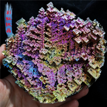 Bismuth crystal 813g rainbow single crystal ornaments Mineral crystal Qishi rough stone specimen Ore metal collection jewelry