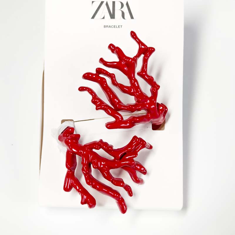 Zara Coral Sculptural Hinged Cuff Bracelet
Red Resort Marine Brand New Zara + Coral-Effect Bracelet main image 4