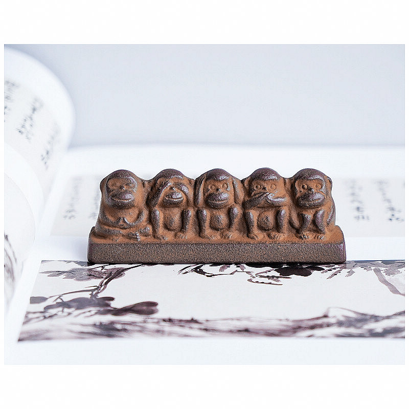 Five no monkeys Japan imported Southern Iron Zodiac Monkey Cast Iron Town book town paper gifts gifts