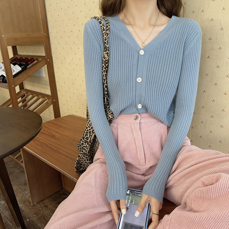 2022 early autumn new V-neck knitted small cardigan women's thin single-breasted long-sleeved T-shirt slim fit and thin temperament top