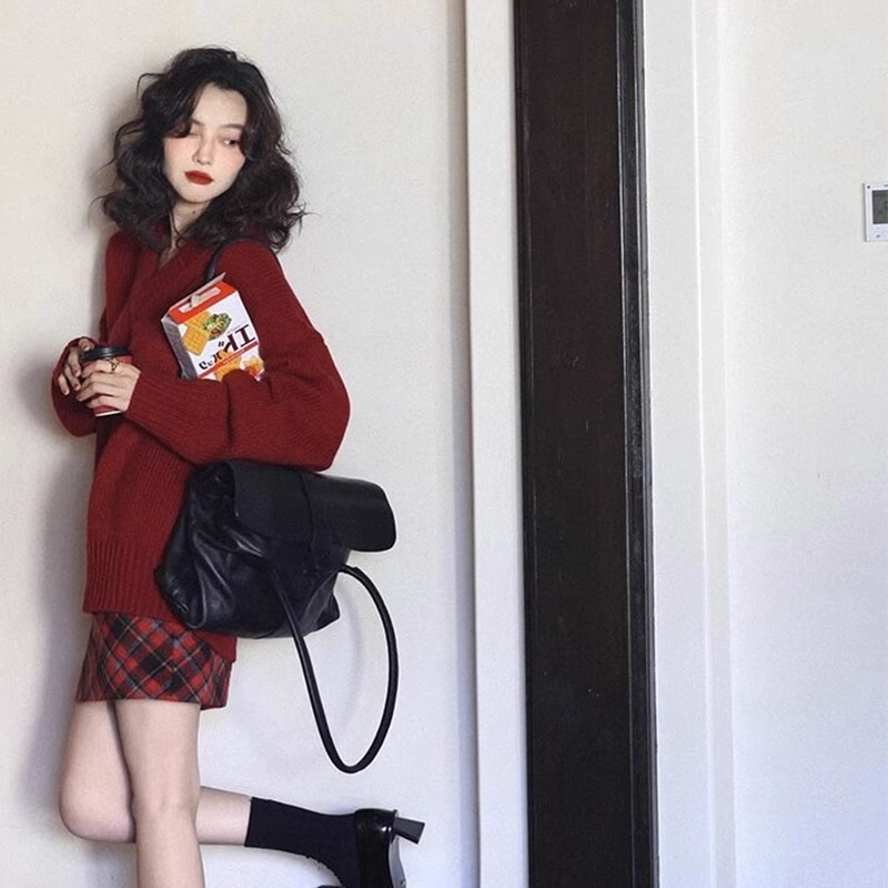 Early Autumn New Women's Red V-Neck Sweater, Japanese Style Loose and Lazy Style Winter Mohair Knit Base Shirt