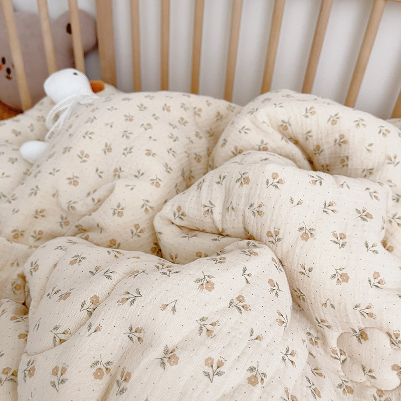 Infant Korean style double-layer wrinkled yarn soybean quilt children's small broken flower winter quilt spring and autumn quilt soft single quilt