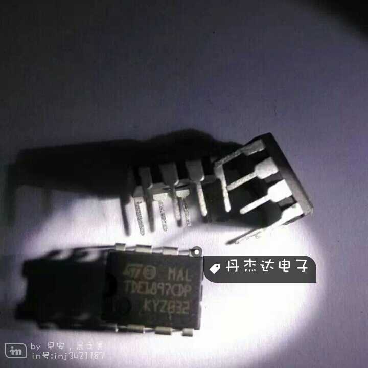 TDE1897CDP TDE1897 PMIC - Power Distribution Switch DIP8 ST