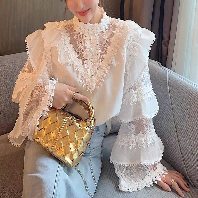 Korean Dongdaemun Chun Chun 2026 Heavy Lace Trim Cotton and Linen Bell Sleeve Shirt