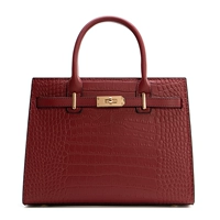 Красный крокодиловый подарочный пакет+шелковый шарф