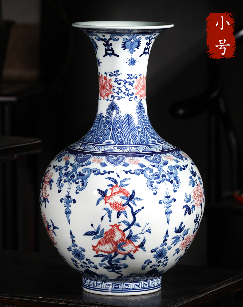 Jingdezhen ceramics hand - made antique flower arranging new Chinese style sitting room adornment is placed large blue and white porcelain vase