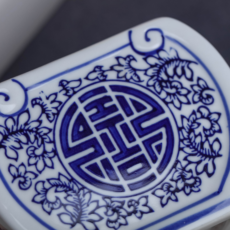 Jingdezhen blue and white porcelain happy character sitting room of the new Chinese style household ceramic tea pot storage tank receives decorative furnishing articles