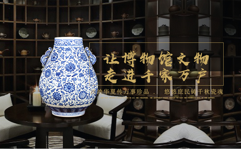 Jingdezhen ceramics imitation qianlong hand - made of blue and white porcelain vases, flower arrangement of new Chinese style wine home furnishing articles