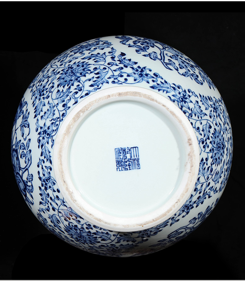 Jingdezhen ceramics imitation qianlong blue and white porcelain vases, flower arrangement of the sitting room porch decoration of the new Chinese style furnishing articles