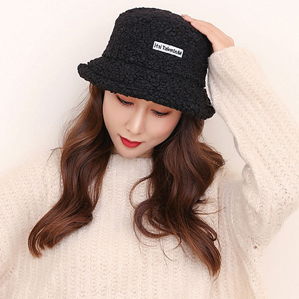 Wig and Hat Combo for Women, Autumn and Winter Fashion, Korean Style, Makes Face Look Smaller, Suitable for Bald Heads, Can Be Worn with Long Curly Hair, Lamb Wool Fisherman Hat