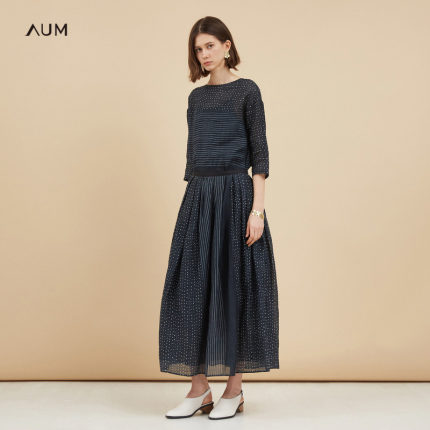 AUM噢姆玛丝菲尔2017秋装七分袖苎麻黑白印