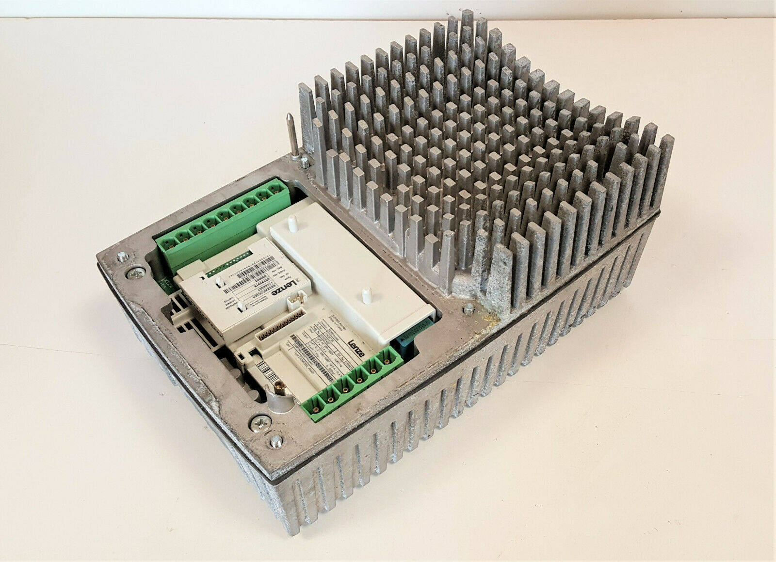 German Lenze inverter E82MV752-4B001