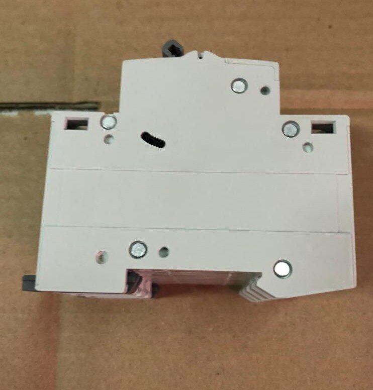 Changshu switch factory spot small circuit breaker micro-break open CH3N-63 4P C type 1-63A sufficient supply