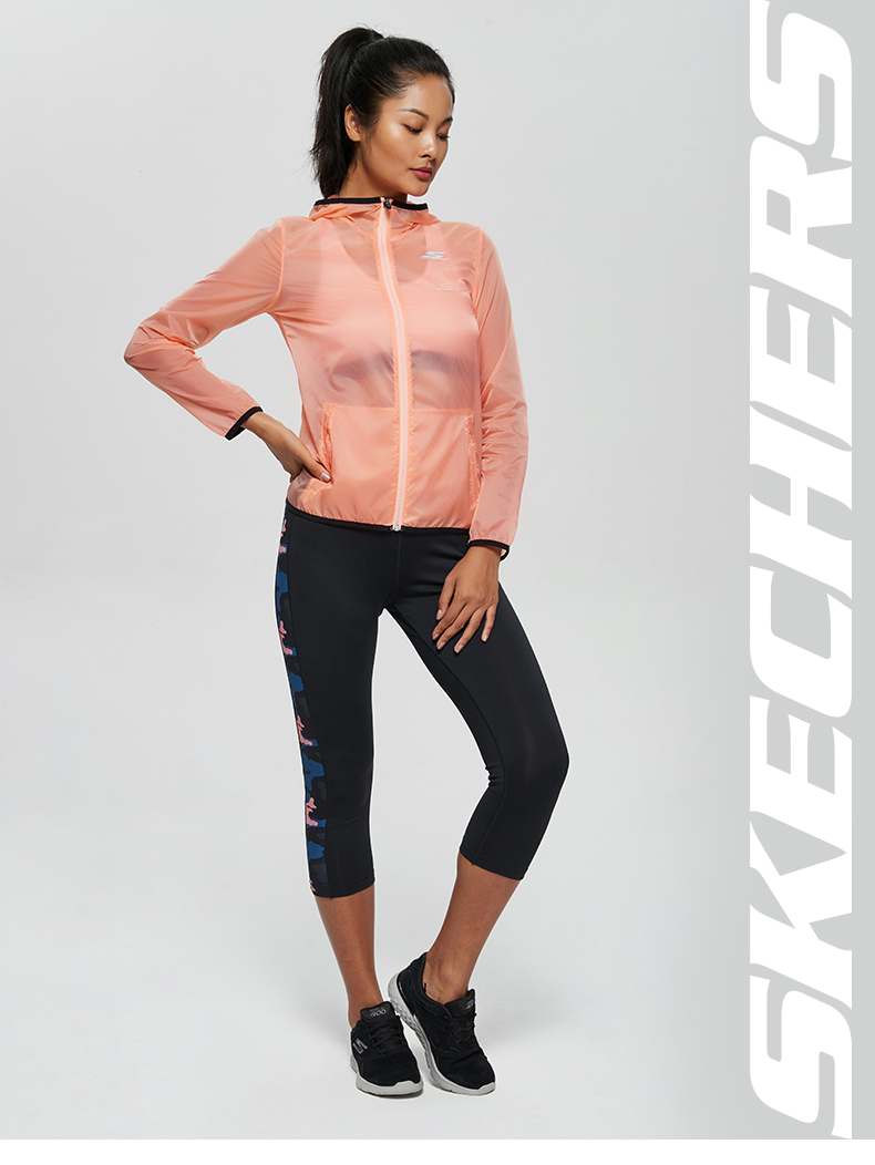 Skechers SKECHER Phụ Nữ Mới Trọng Lượng Nhẹ Xách Tay Windproof Jacket Thể Thao Áo Khoác Trùm Đầu SAWF17501 áo khoác nam có mũ adidas