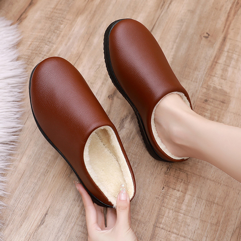 Winter Waterproof Cotton Slippers for Women, Leather Surface, Stain-Resistant, Fleece-Lined, Warm, Thick-Soled, Non-Slip, Indoor Home Slippers for Couples and Mothers