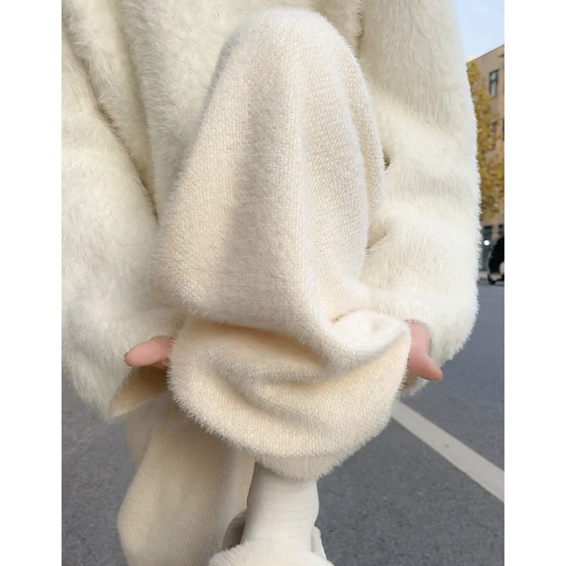White Fleece-Lined Pants for Women, Autumn and Winter 2026 New Style, Loose, Relaxed, Petite, Mink Velvet, Glutinous Rice Wide-Leg Pants White Fleece-Lined Pants for Women, Autumn and Winter 2026 New Style, Loose, Relaxed, Petite, Mink Velvet, Glutinous Rice Wide-Leg Pants
